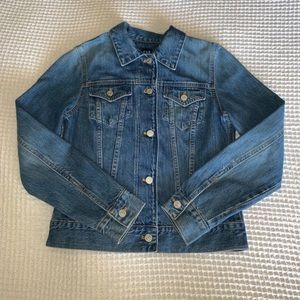 GAP Women’s Jacket Size Small Color Blue Jeans 177/5